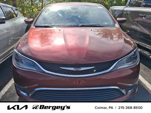 2016 Chrysler 200 Limited photo 2