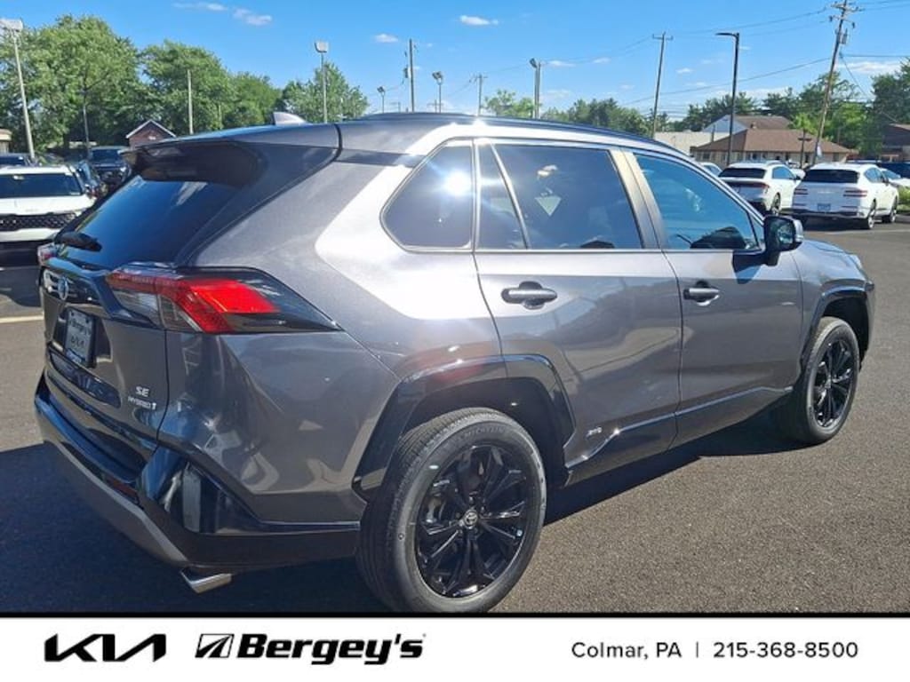 Used 2022 Toyota RAV4 Hybrid SE SUV