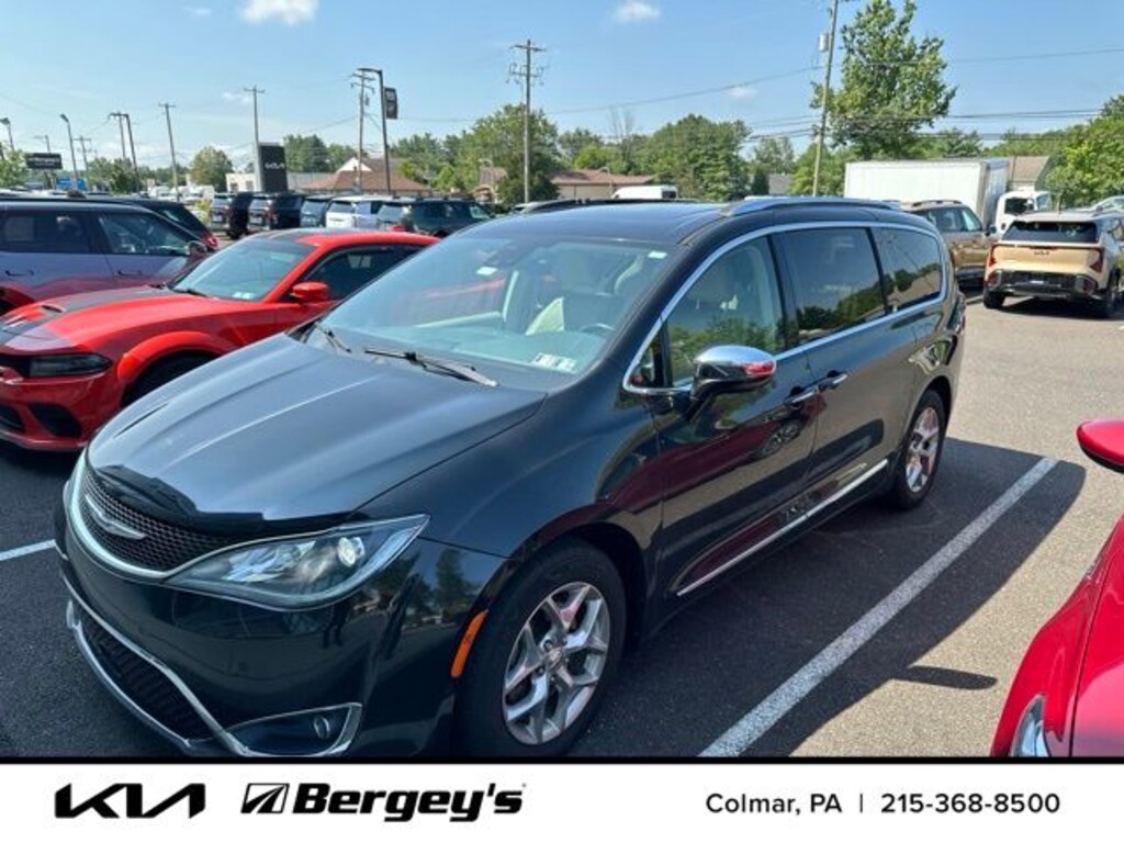 Used 2018 Chrysler Pacifica Limited Van