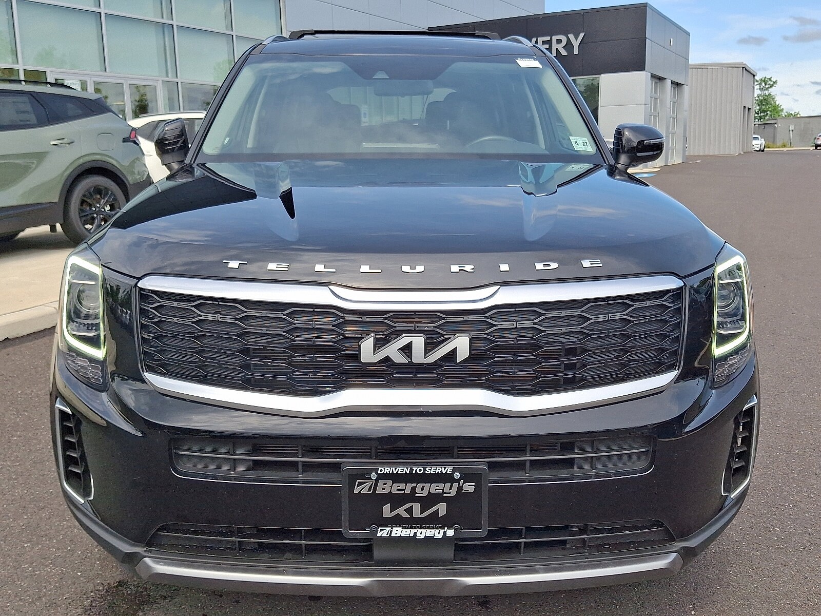 2022 Kia Telluride S photo 2