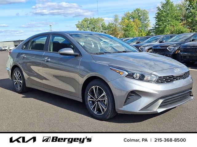 2022 Kia Forte LXS photo 3