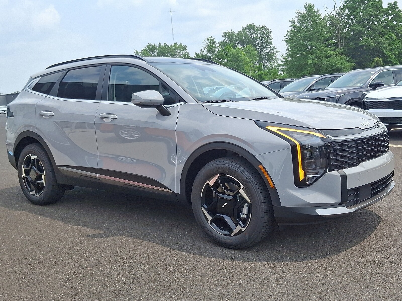 2026 Kia Sportage Hybrid EX photo 2