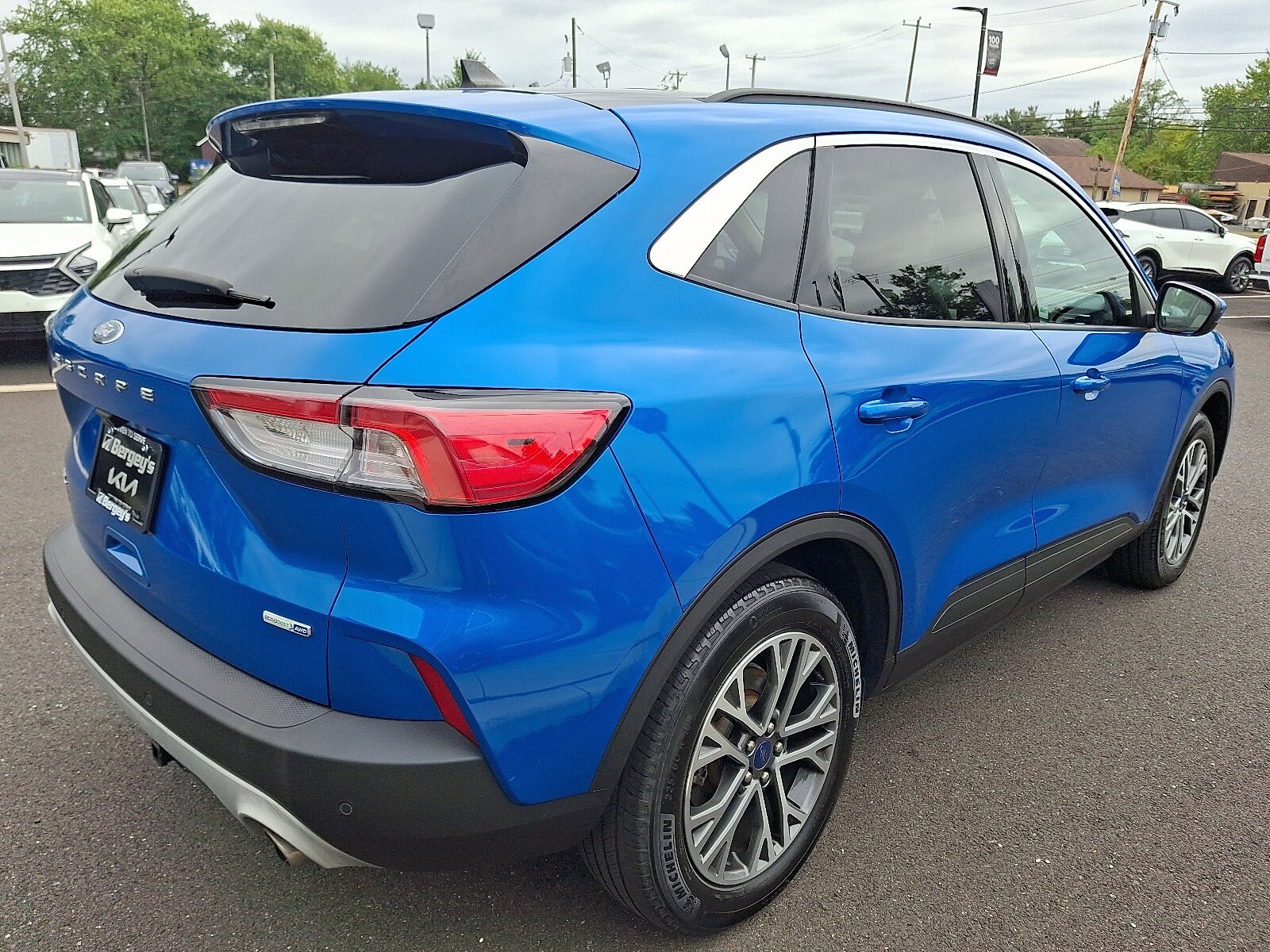 2020 Ford Escape SEL photo 4