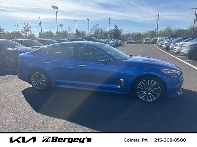 2018 Kia Stinger Premium photo 3