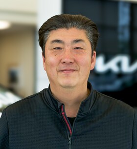 Staff member Chang You from 6110c444b390
