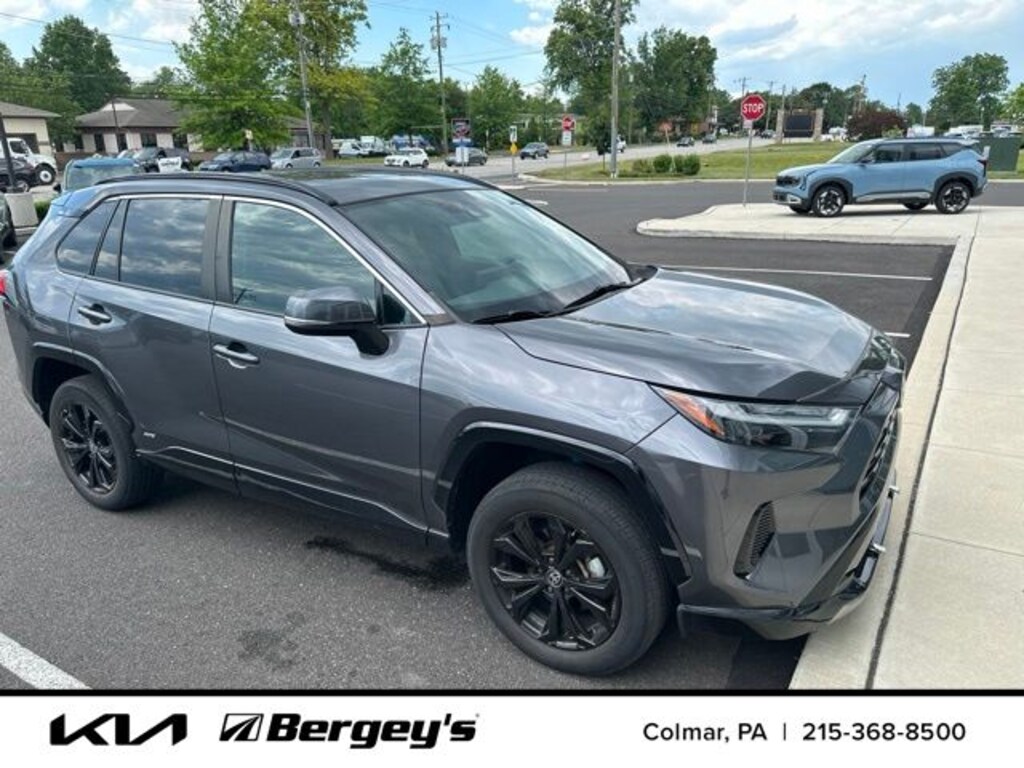 Used 2022 Toyota RAV4 Hybrid SE SUV