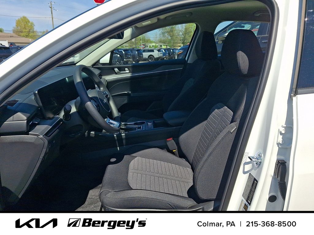 2026 Kia K5 LXS - Photo 11