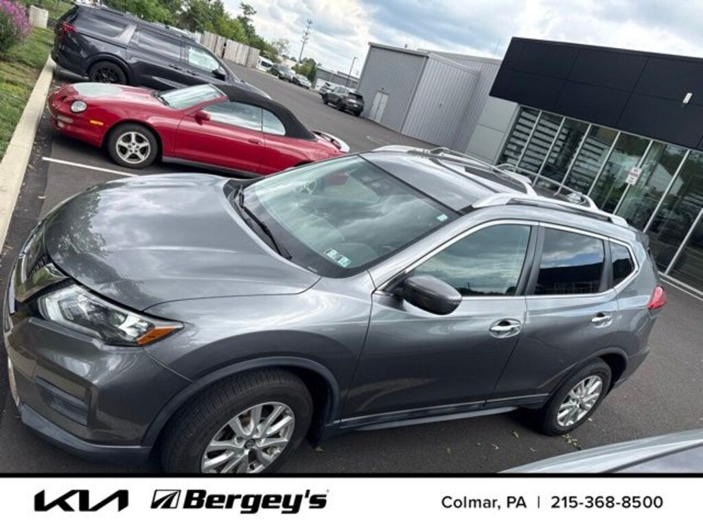 Used 2017 Nissan Rogue SV SUV