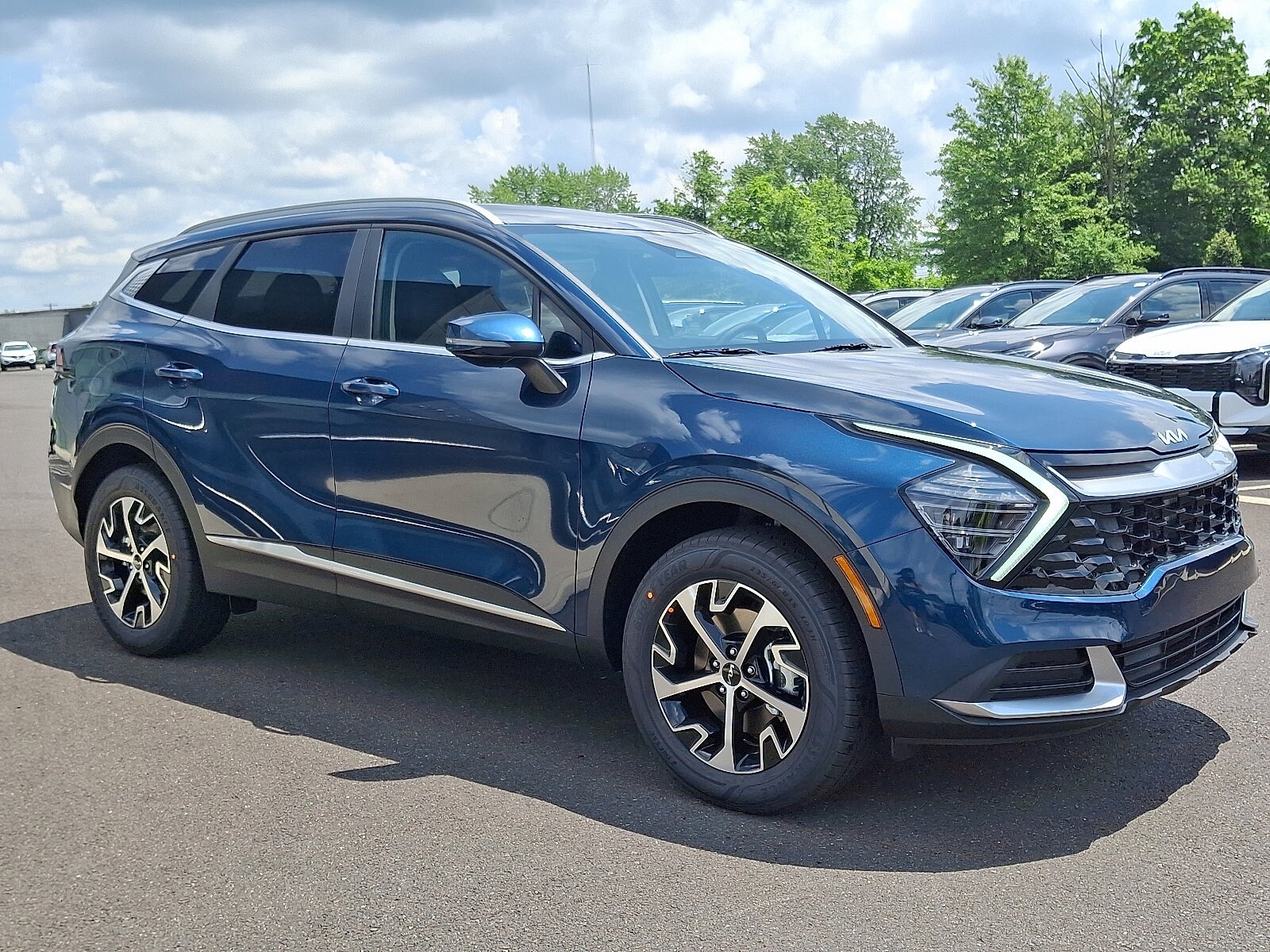 2025 Kia Sportage Hybrid EX photo 2