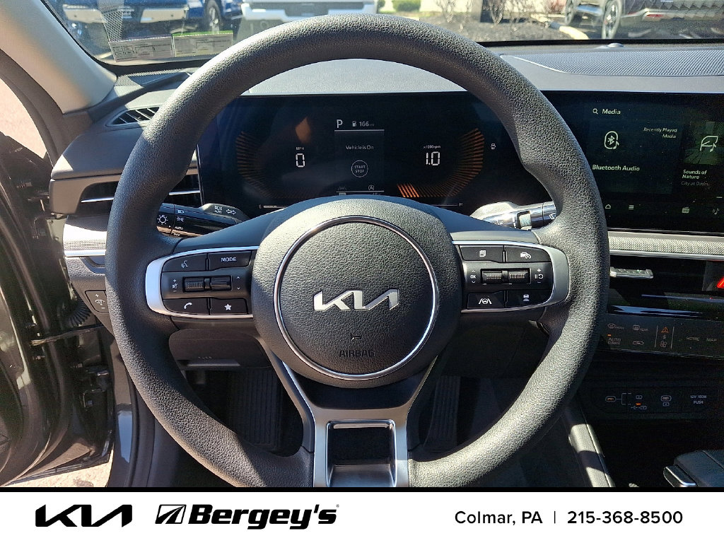 2026 Kia K5 LXS - Photo 15