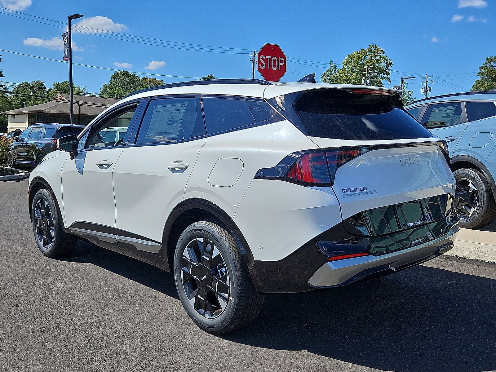 2026 Kia Sportage Hybrid photo 3