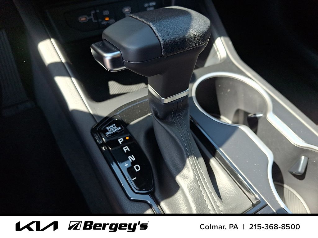 2026 Kia K5 LXS - Photo 11