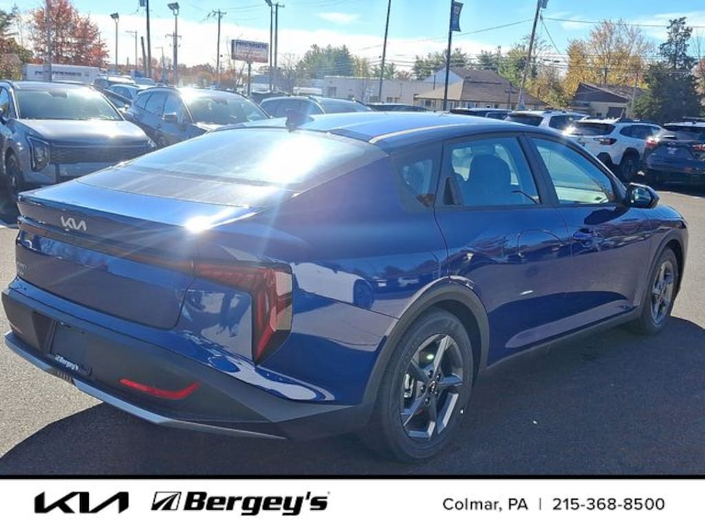 New 2025 Kia K4 LXS Sedan