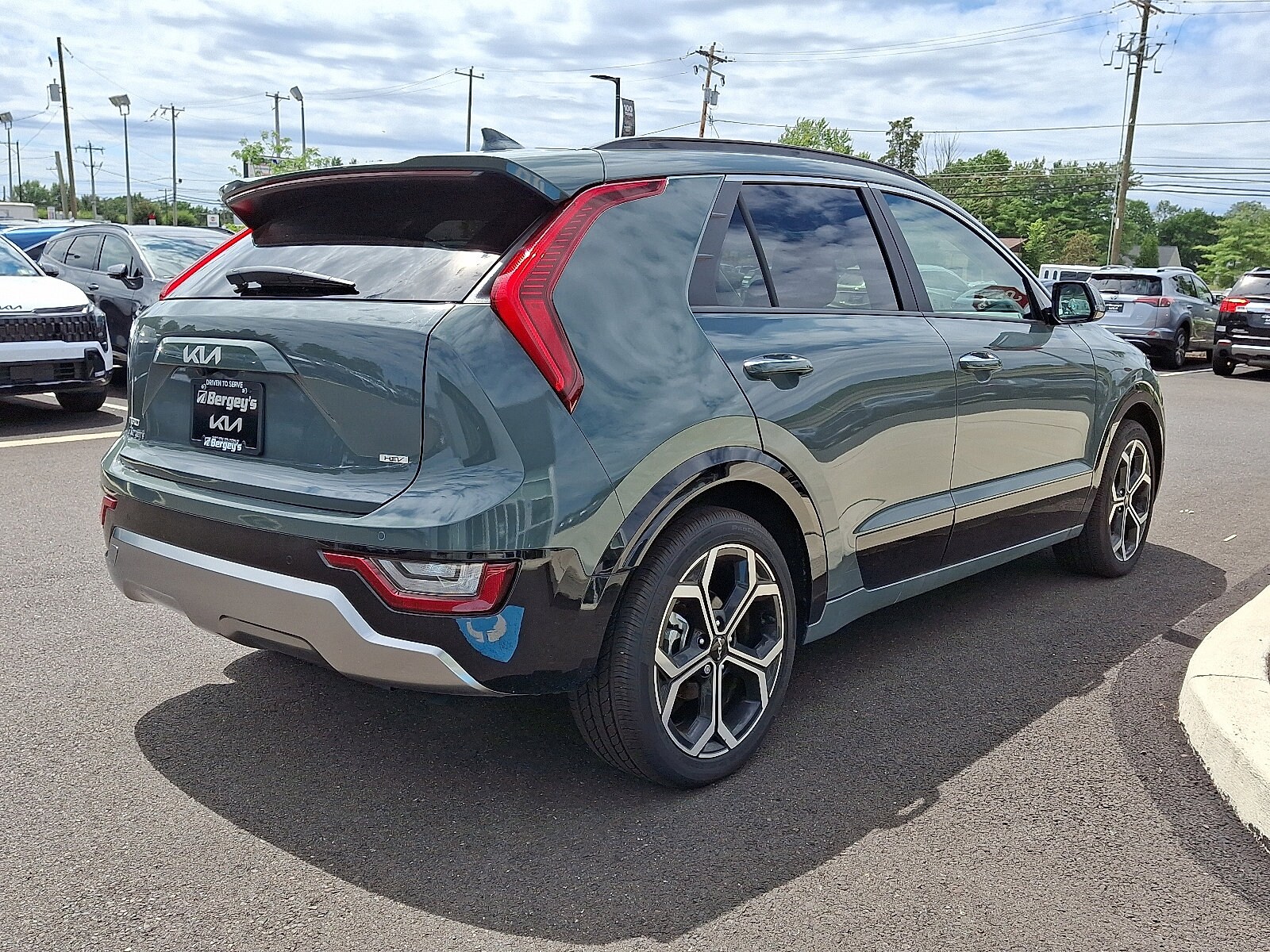 2025 Kia Niro SX Touring photo 4