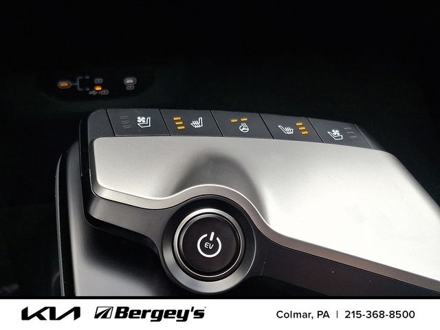 2025 Kia EV6 Wind - Photo 17