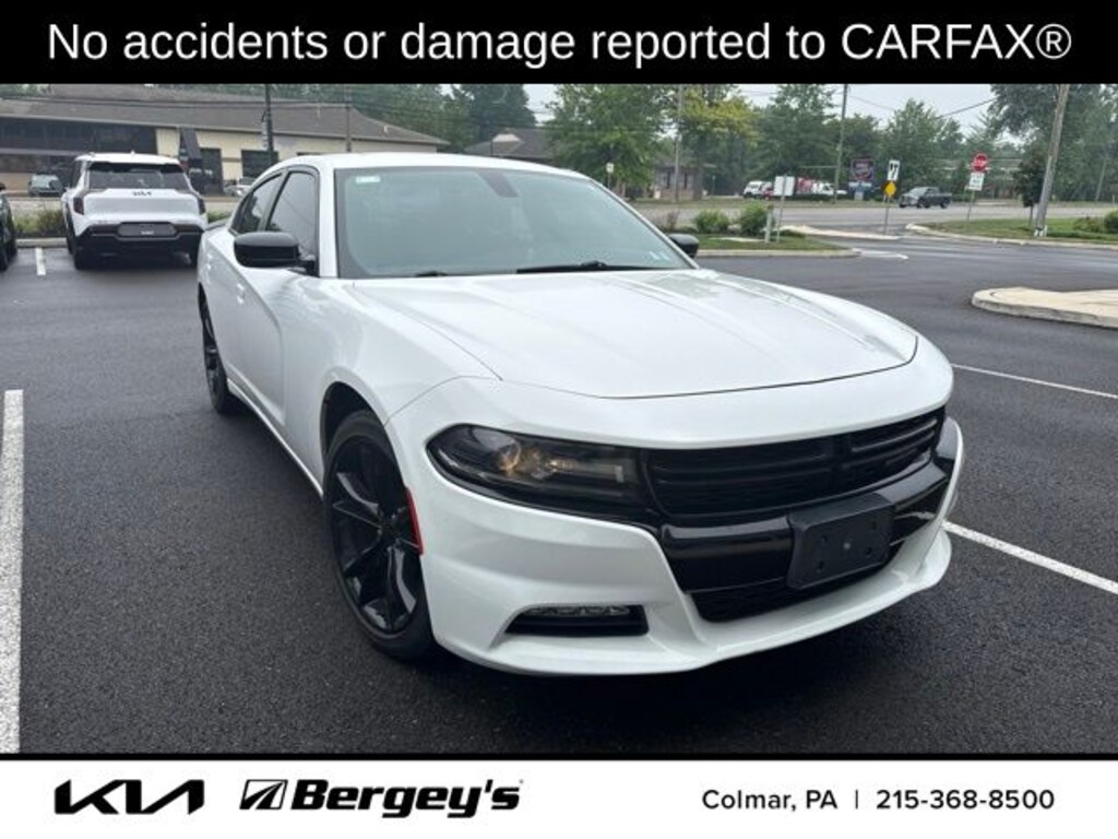 Used 2016 Dodge Charger SE Sedan