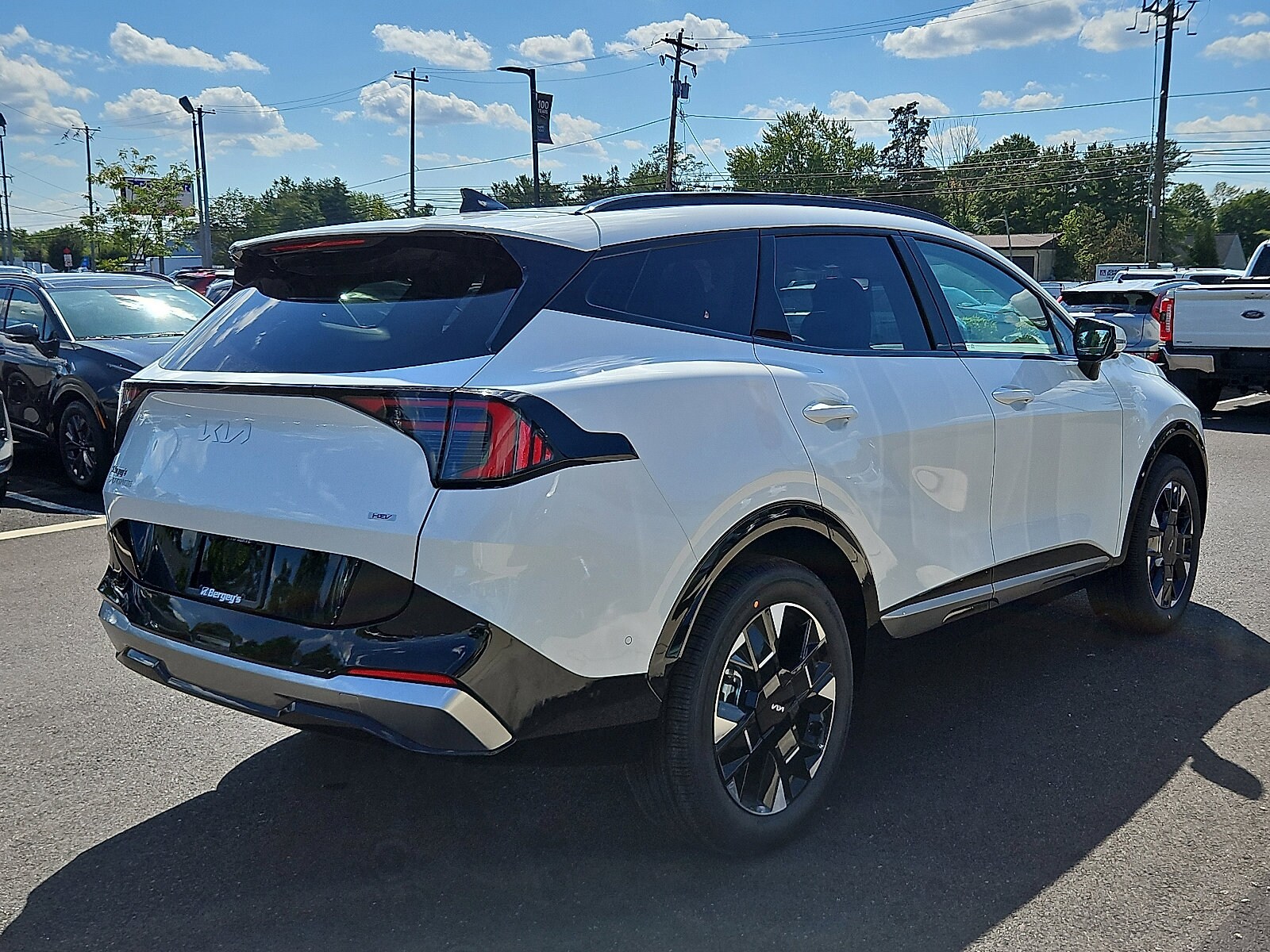 2026 Kia Sportage Hybrid photo 2
