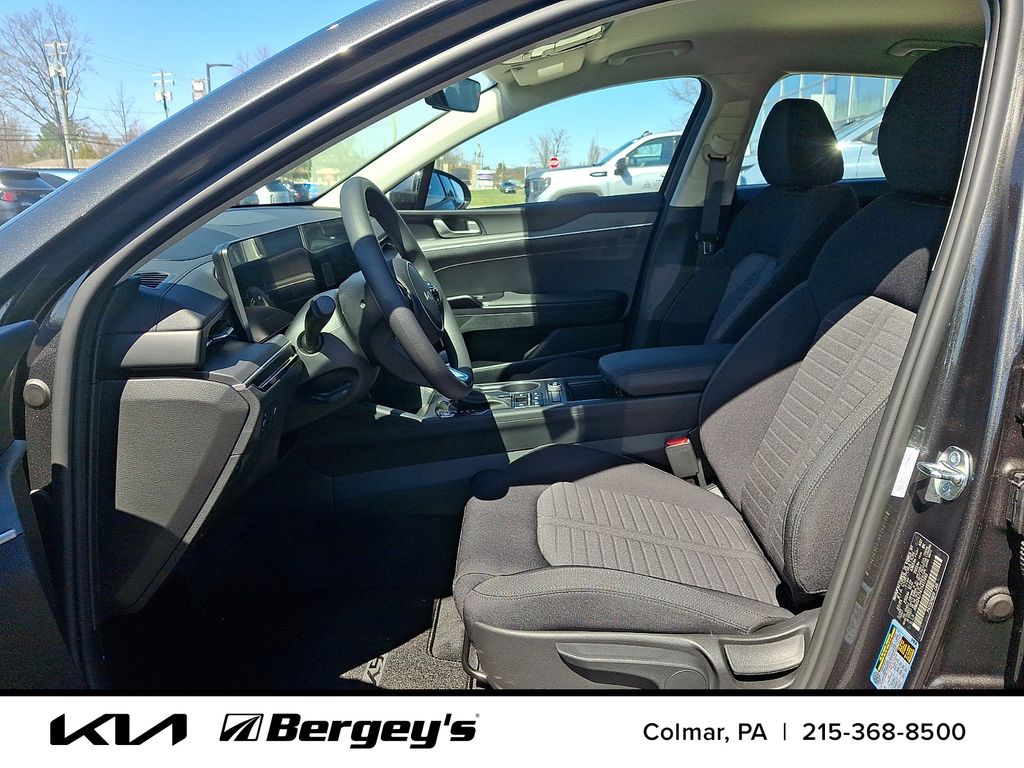 2026 Kia K5 LXS - Photo 10
