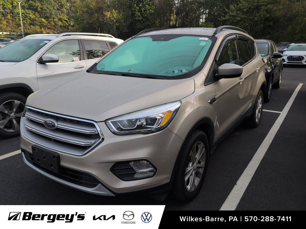 Used 2017 Ford Escape SE with VIN 1FMCU9GD1HUD99256 for sale in Colmar, PA