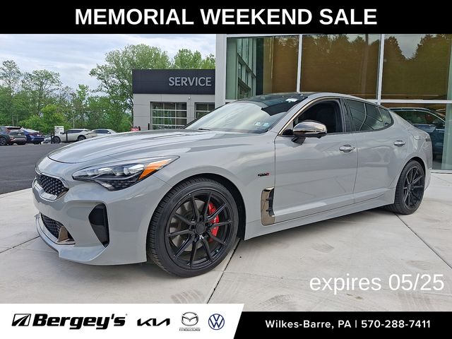 2023 Kia Stinger GT2's photo