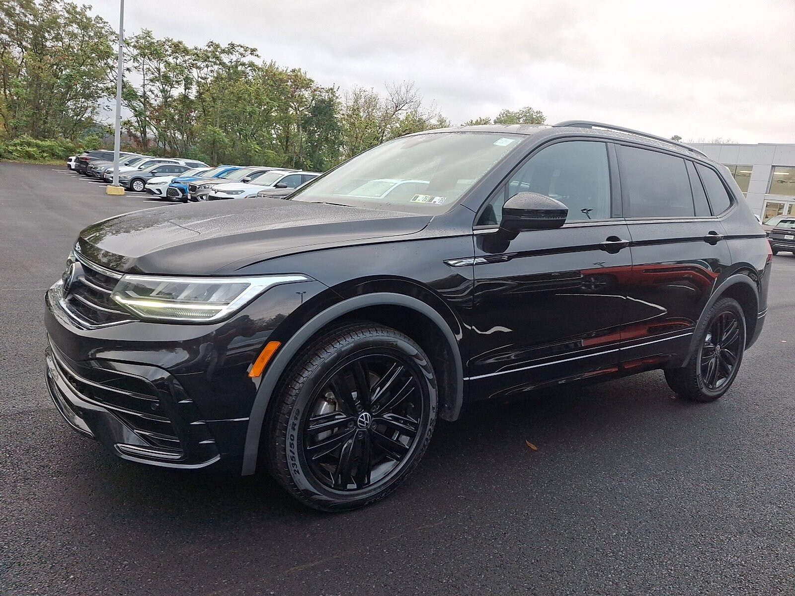 2022 Volkswagen Tiguan SE R-Line Black photo 3