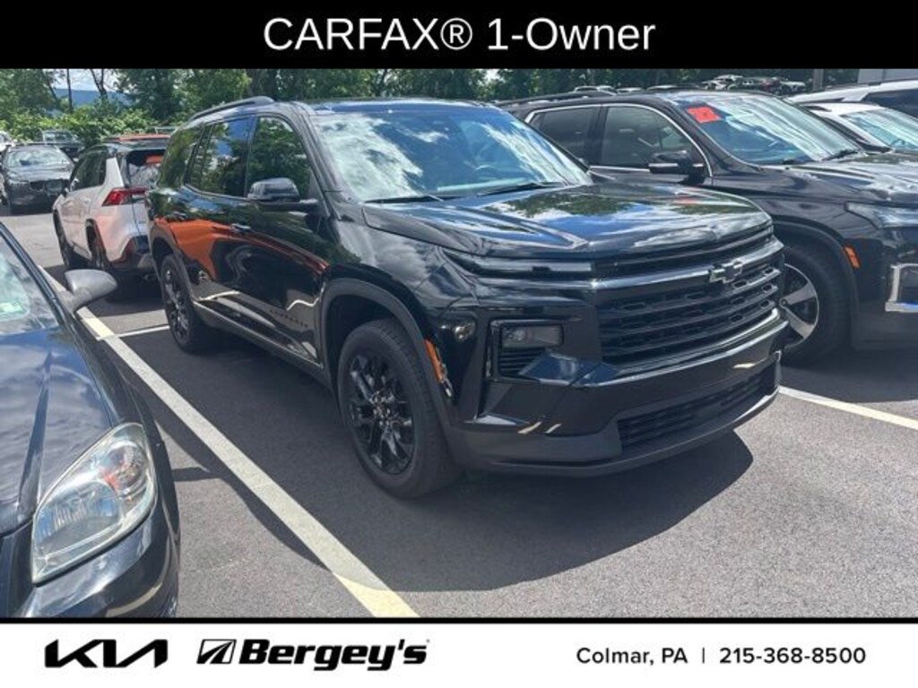 Used 2025 Chevrolet Traverse LT SUV