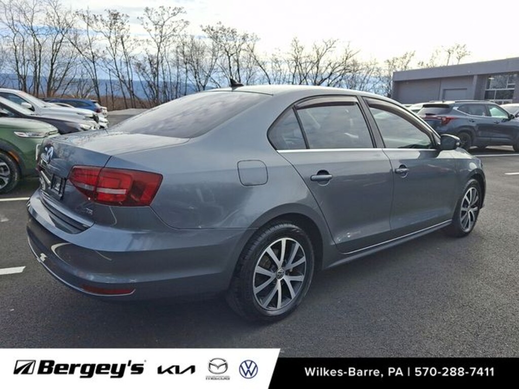 Used 2017 Volkswagen Jetta 1.4T SE Sedan