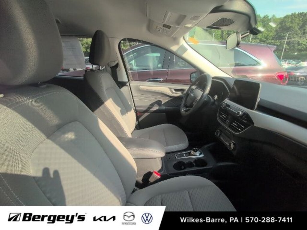 Used 2022 Ford Escape Hybrid SE SUV