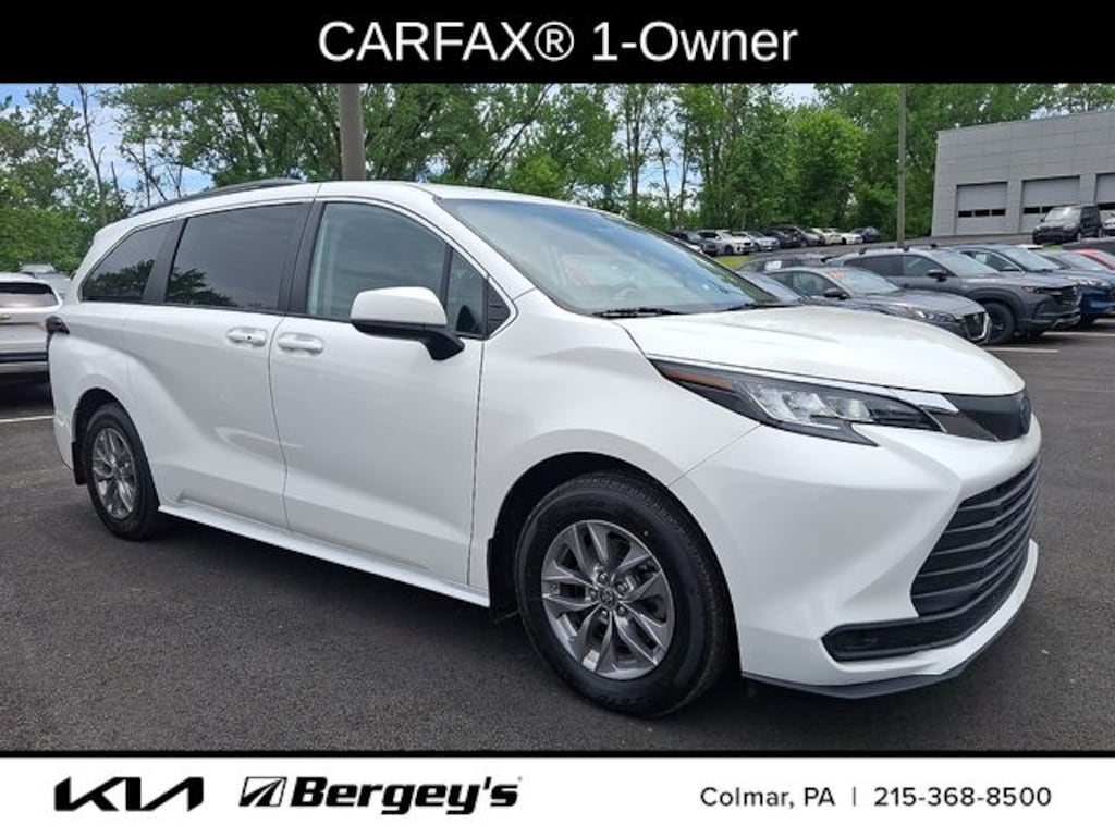 Used 2022 Toyota Sienna LE Minivan/Van