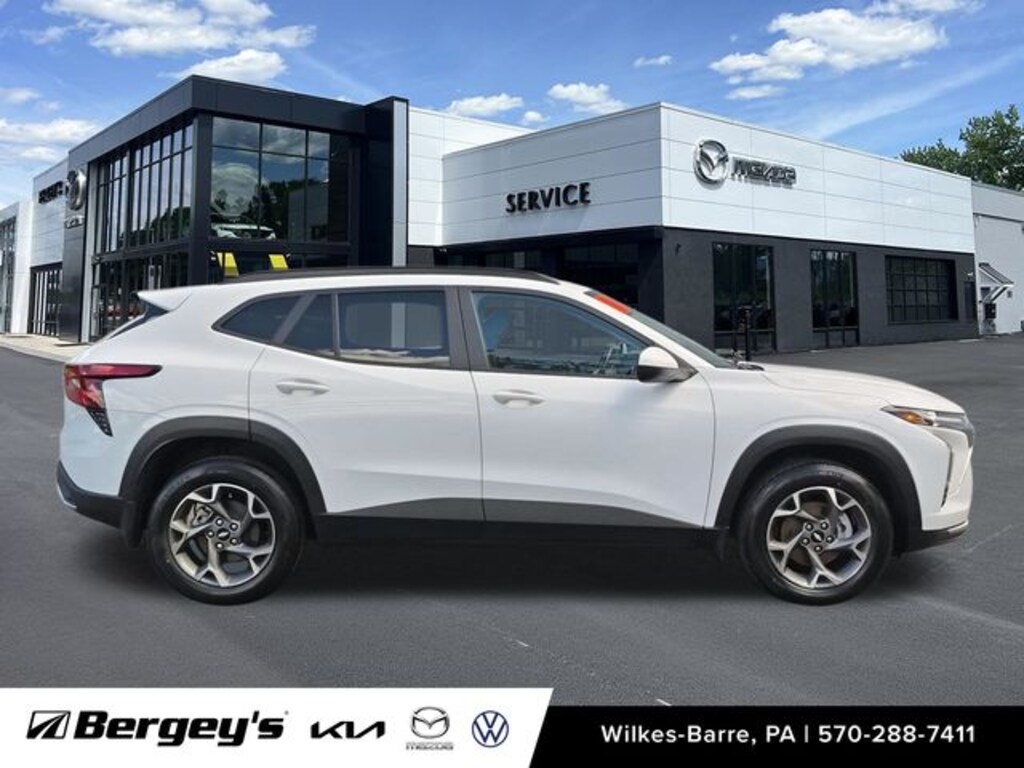 Used 2024 Chevrolet Trax LT SUV