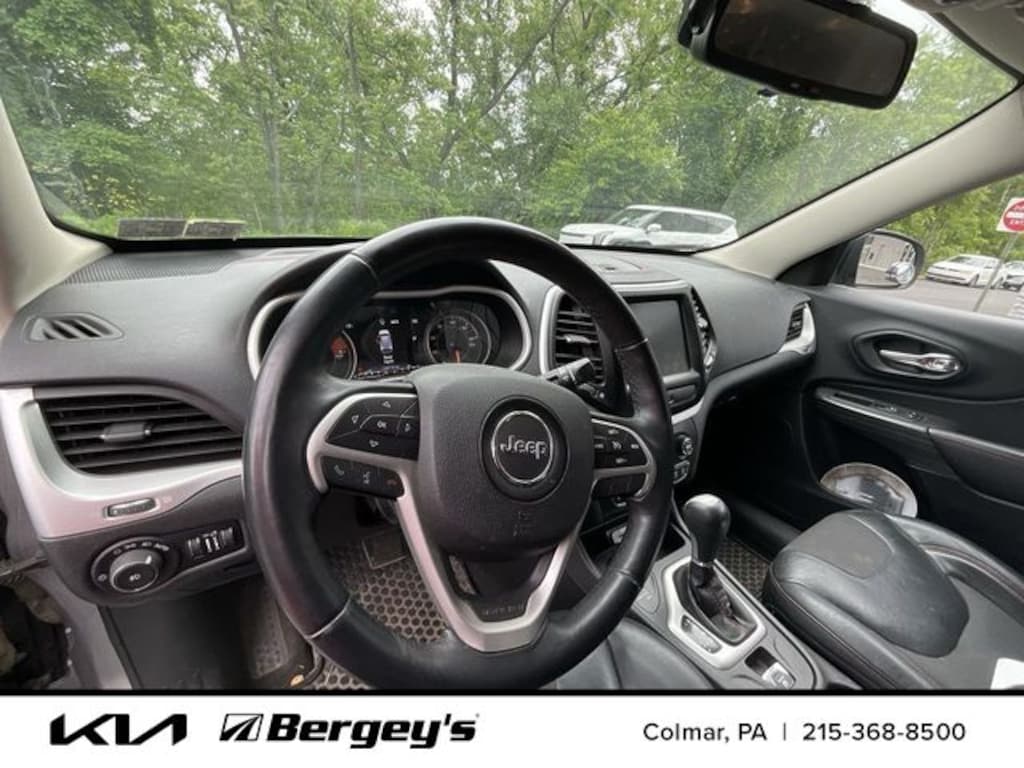 Used 2017 Jeep Cherokee Trailhawk SUV