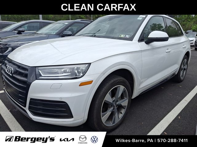2020 Audi Q5 45 Titanium quattro S tronic Premium's photo