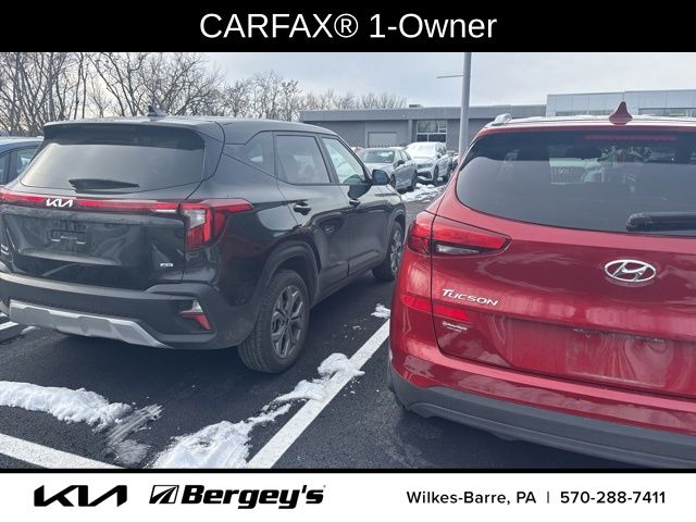 2025 Kia Seltos LX photo 2