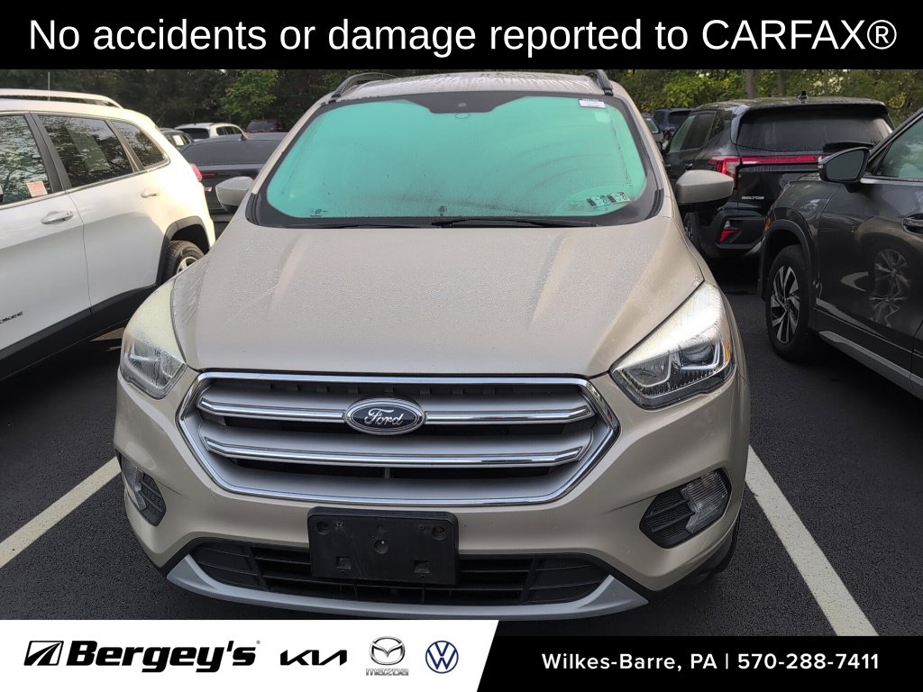 Used 2017 Ford Escape SE with VIN 1FMCU9GD1HUD99256 for sale in Colmar, PA