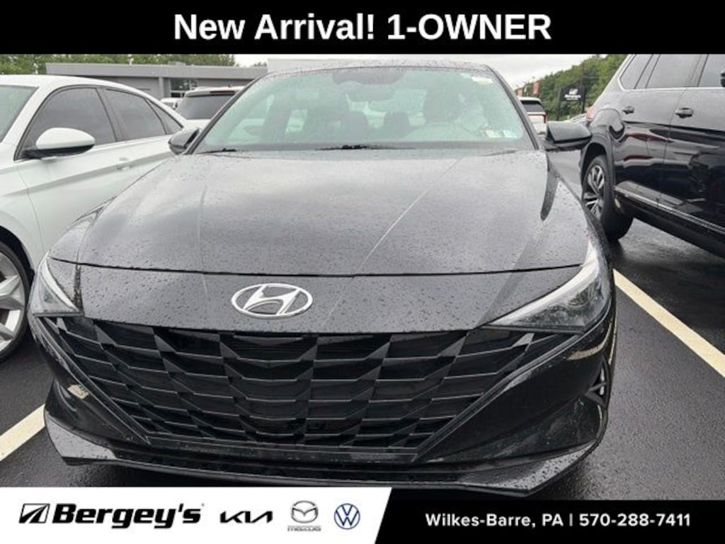 Used 2023 Hyundai Elantra Hybrid Blue Sedan
