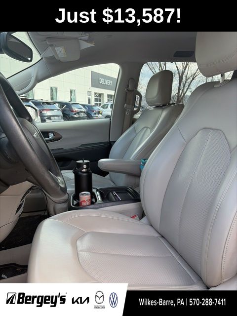 2021 Chrysler Voyager LXI