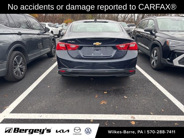 2018 Chevrolet Malibu LS photo 2