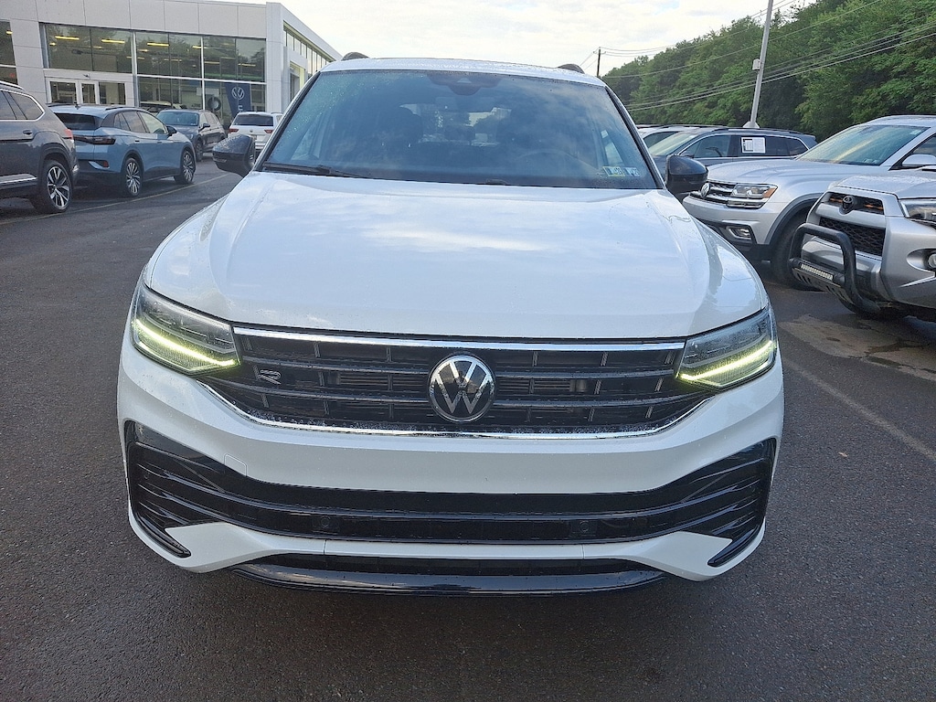Certified 2022 Volkswagen Tiguan SE R-Line Black 2.0T SE R-Line Black 4MOTION
