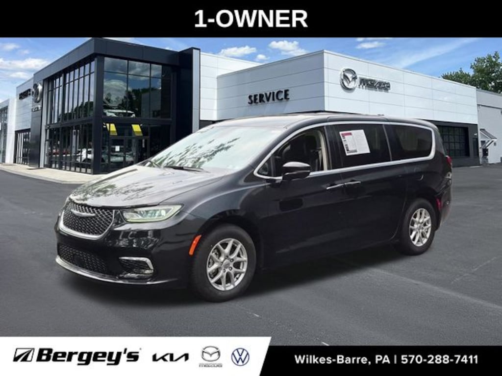Used 2024 Chrysler Pacifica Touring L Minivan/Van