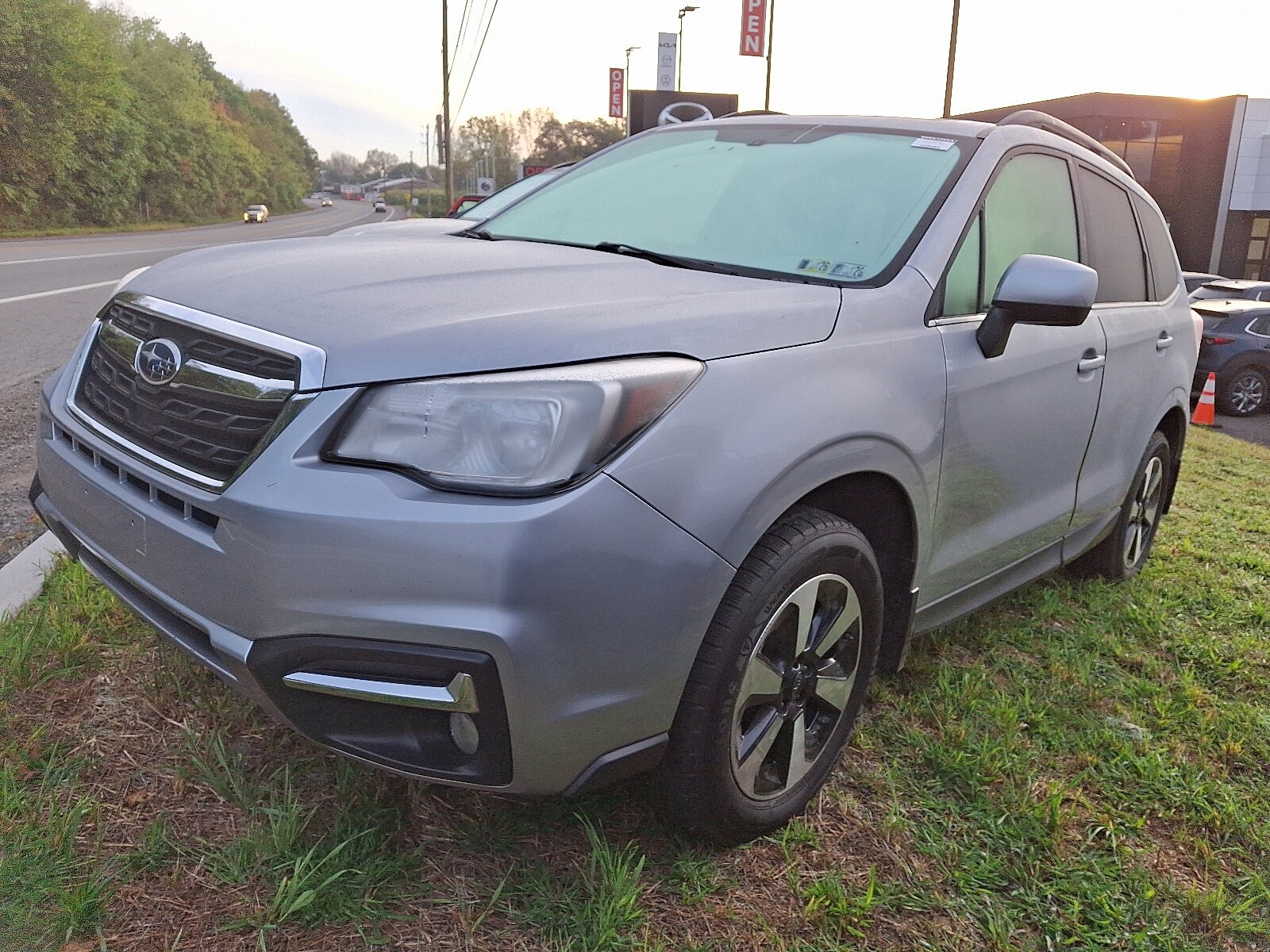 2017 Subaru Forester 2.5i Limited photo 3