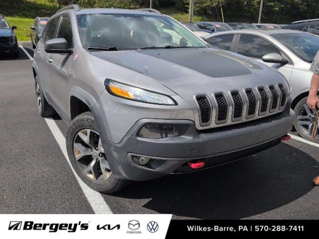 Used 2017 Jeep Cherokee Trailhawk 4x4 SUV