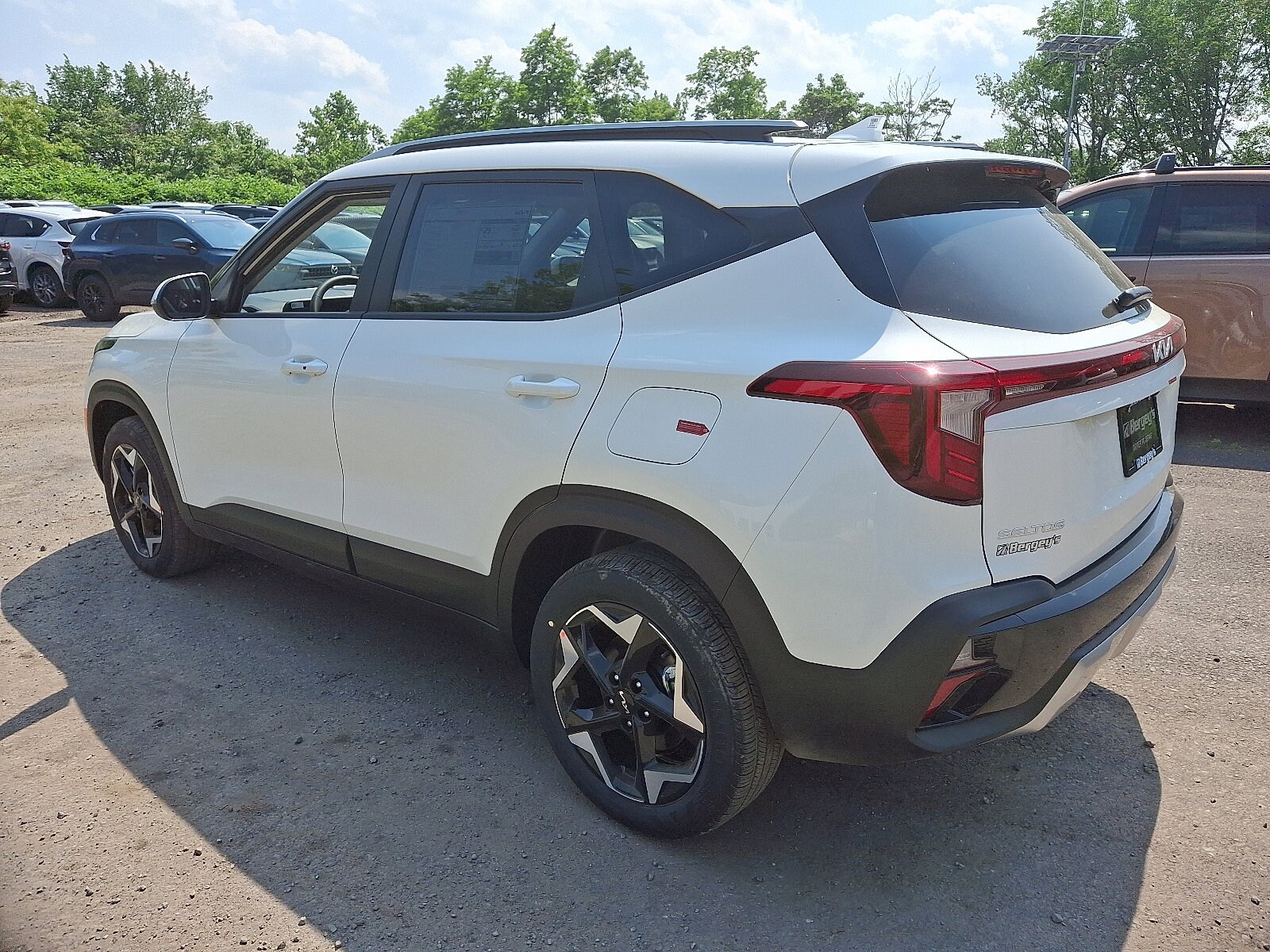 2025 Kia Seltos S photo 3