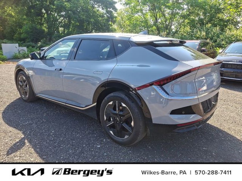 New 2025 Kia EV6 Wind SUV