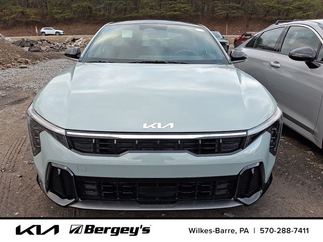 2025 Kia K4 GT-Line photo 2