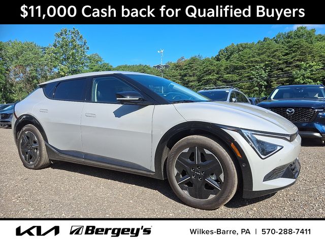 2025 Kia EV6 Wind's photo