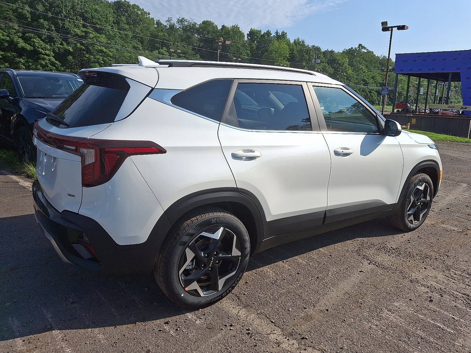 2026 Kia Seltos EX photo 2