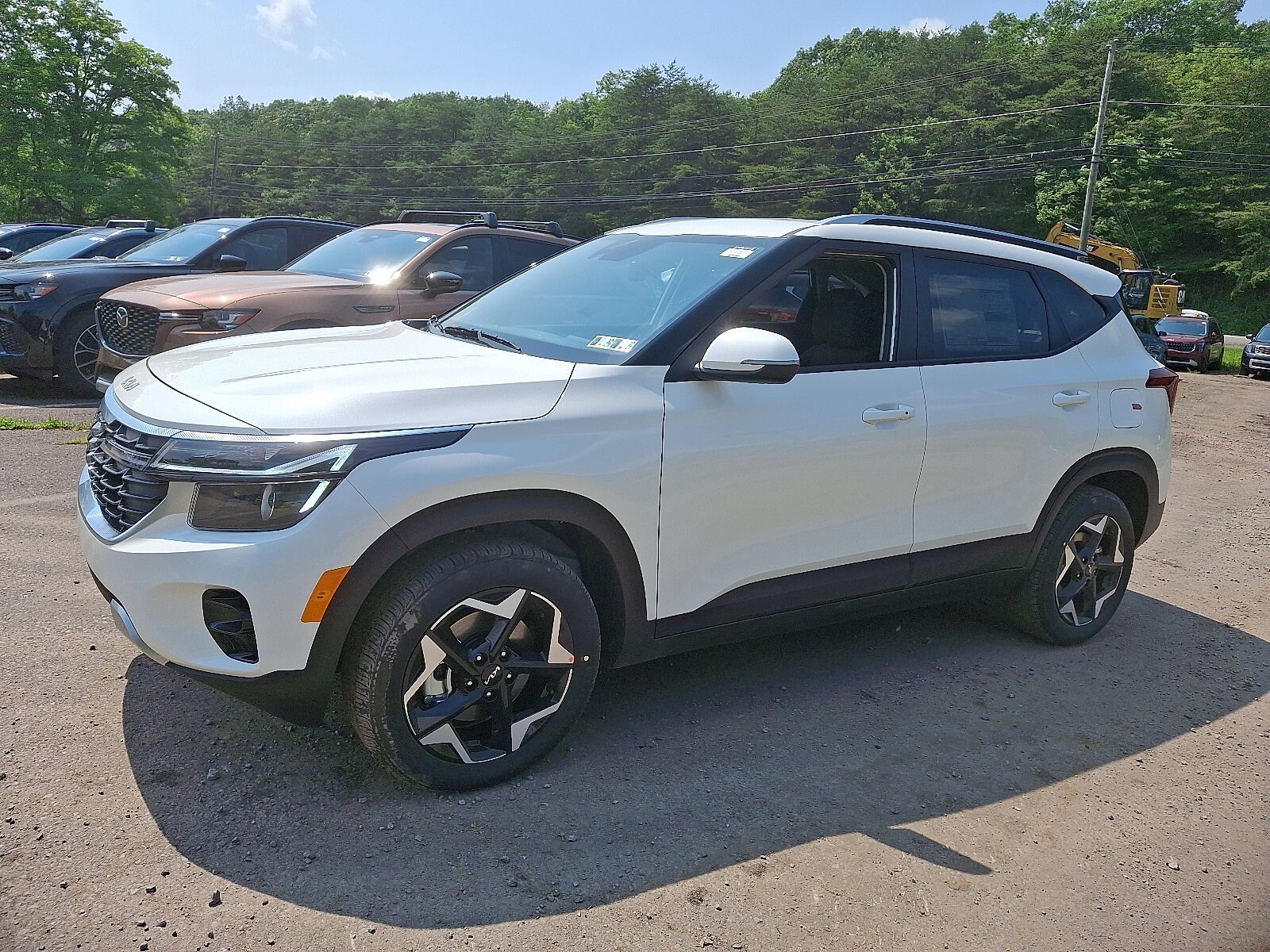 2025 Kia Seltos S photo 2