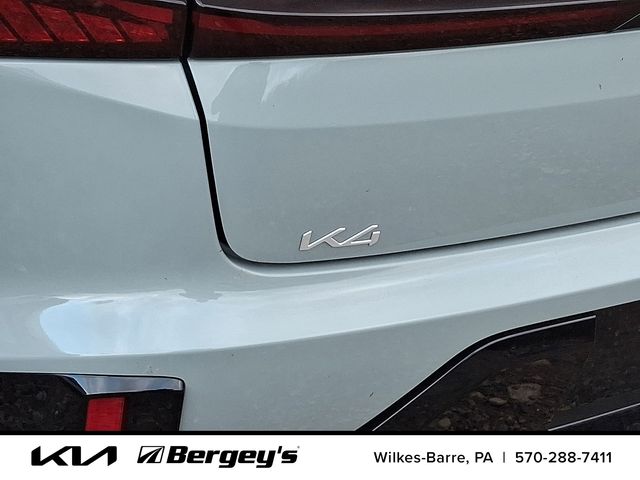 2025 Kia K4 GT-Line photo 4