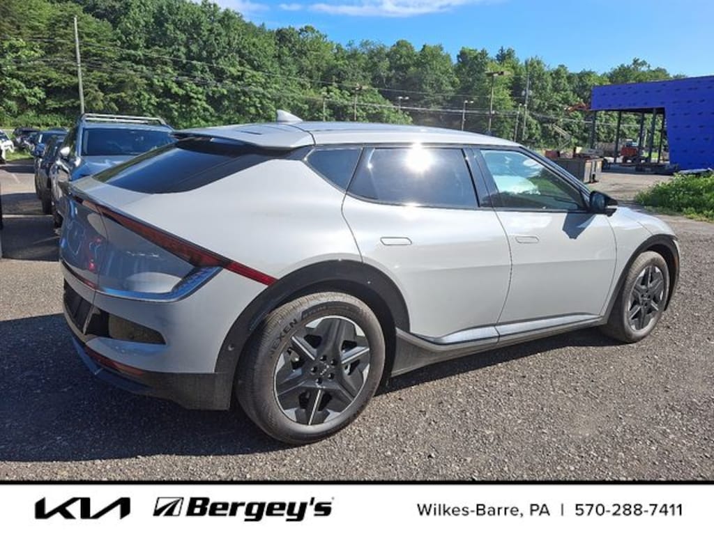 New 2025 Kia EV6 Wind SUV