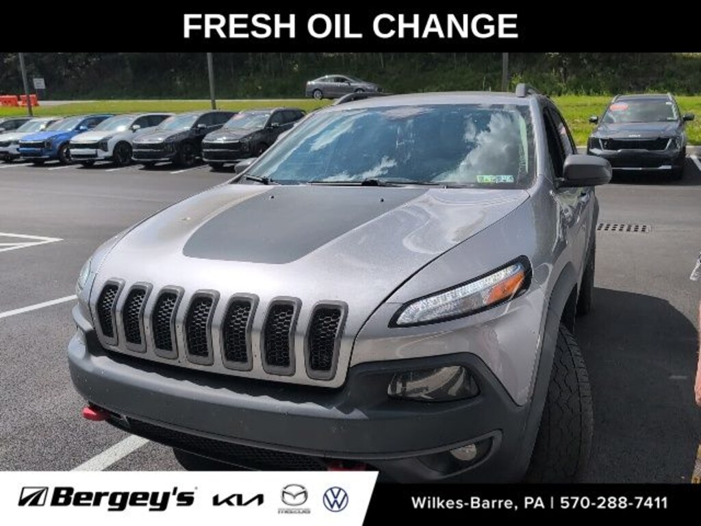 Used 2017 Jeep Cherokee Trailhawk 4x4 SUV
